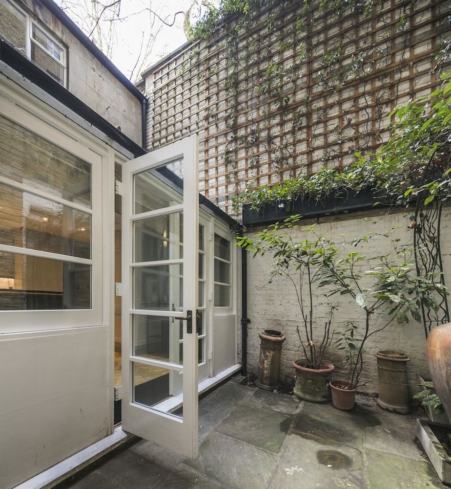 undefined Deluxe Mayfair Home by Marble Arch Station 2