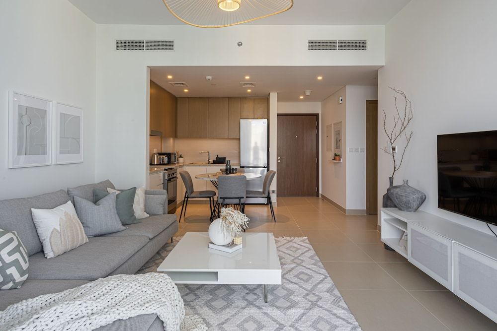 undefined HiGuests - EMAAR 52-42 8