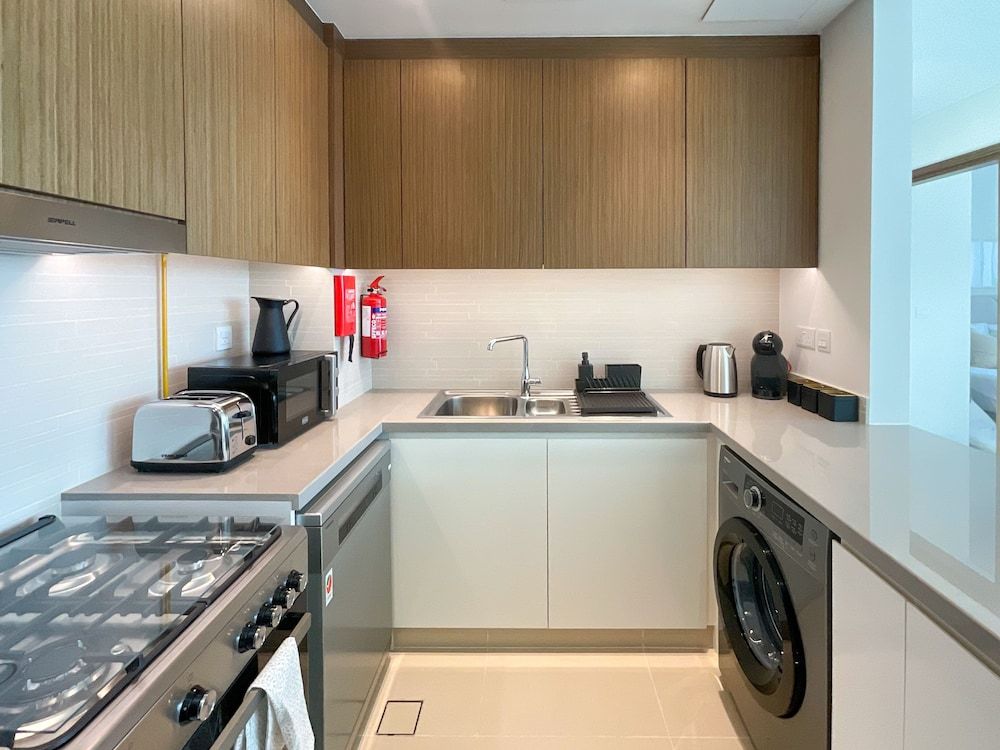 undefined HiGuests - EMAAR 52-42 2