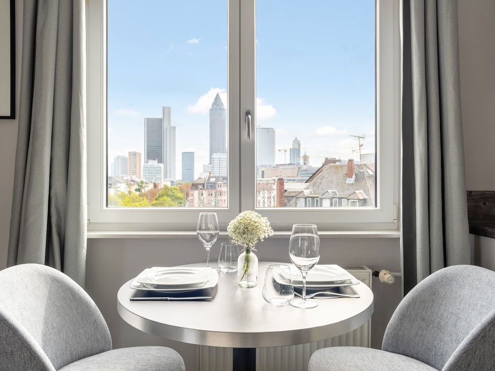 Numa Frankfurt Oben Medium Studio with Kitchenette 9