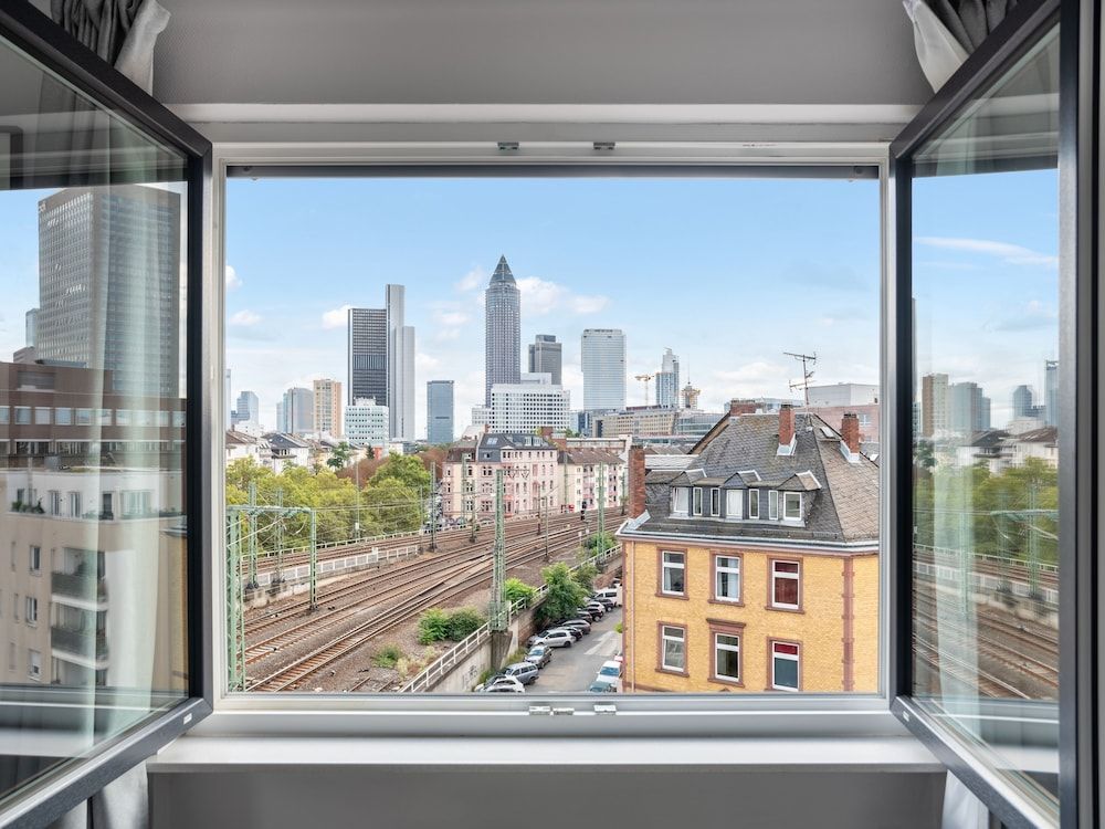 Numa Frankfurt Oben Medium Studio with Kitchenette 10
