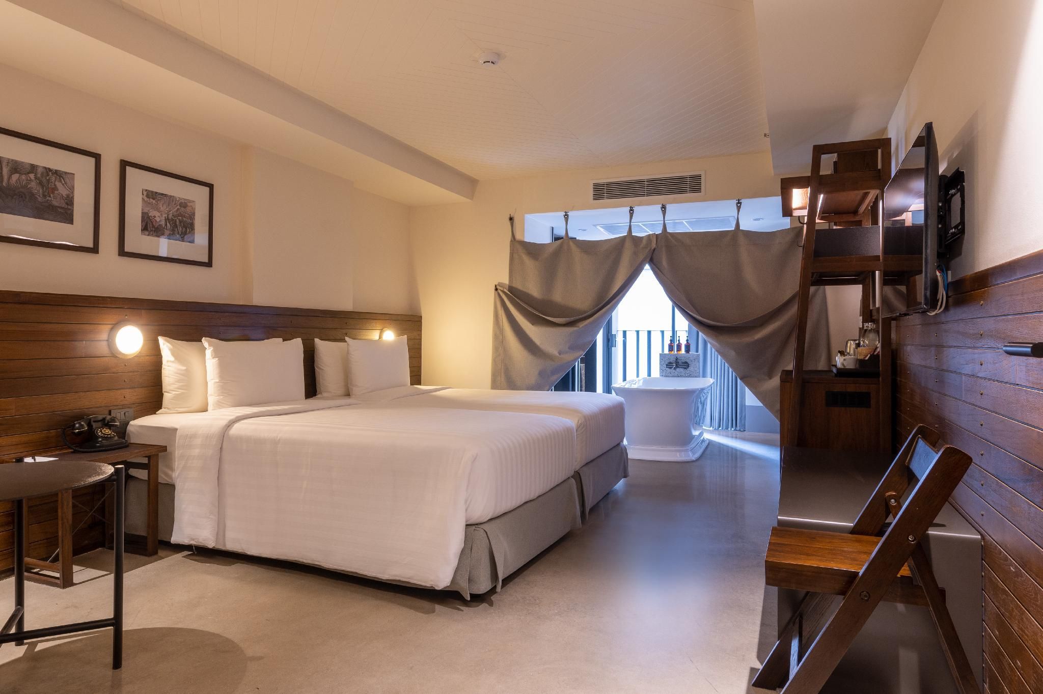 Deluxe Grand Twin Room