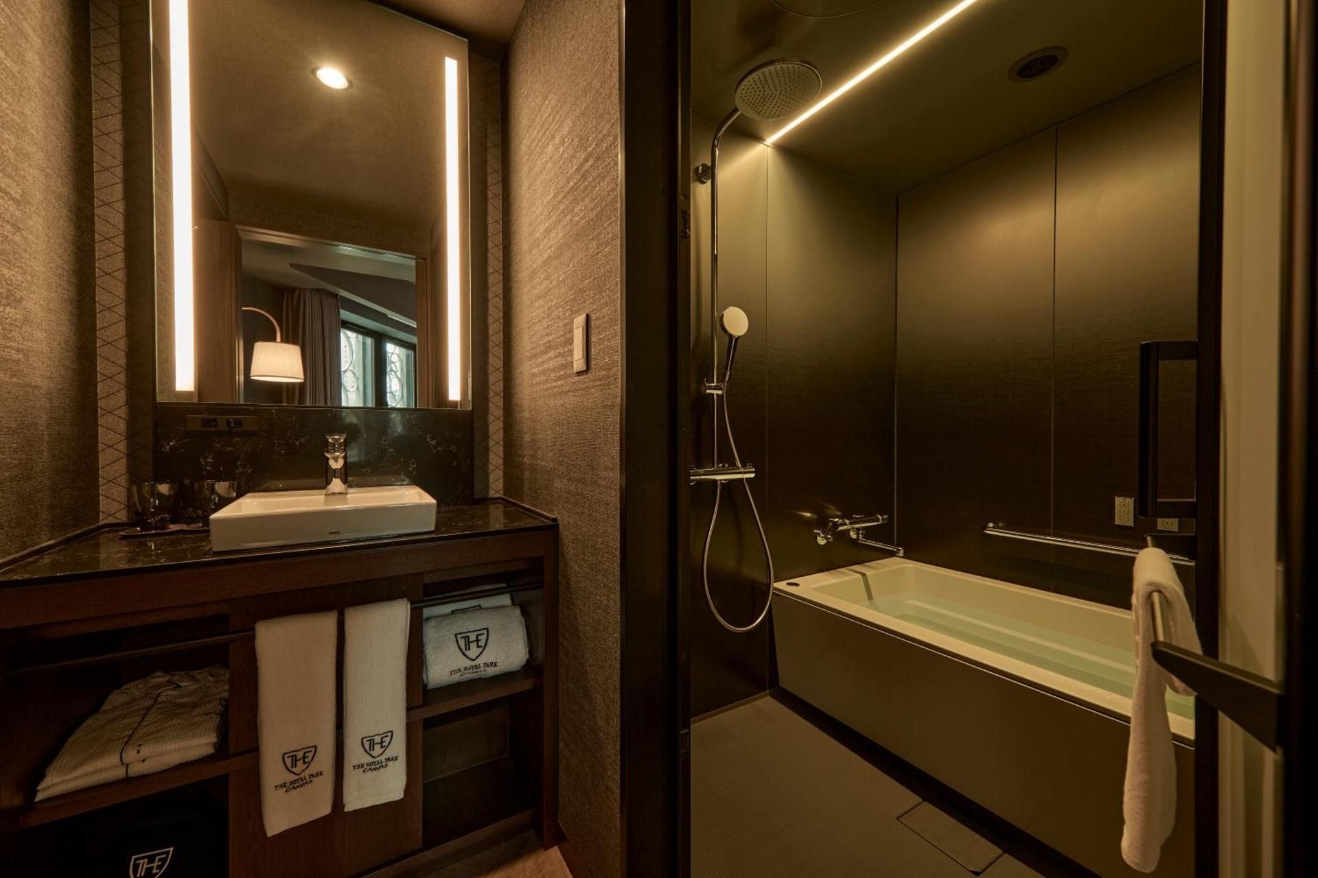 Canvas Deluxe Twin Room - Non-Smoking