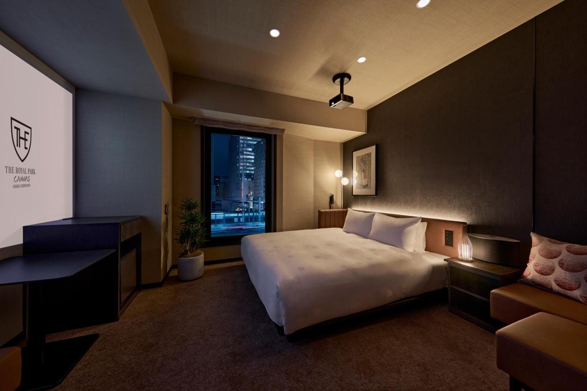 Prosecco Moderate King Room - Rail Track Facing, Non-Smoking