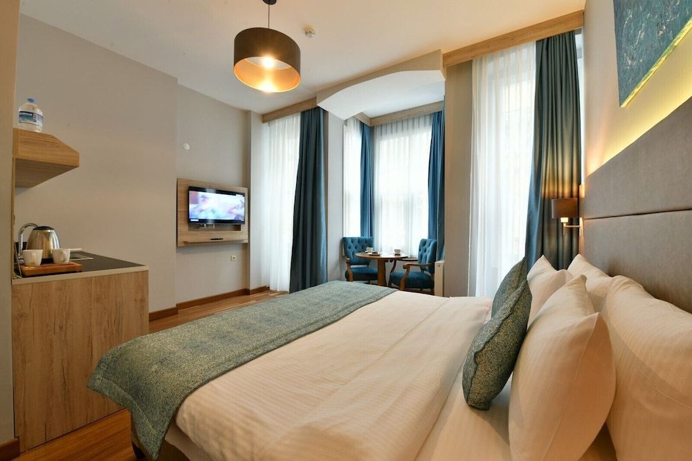 undefined Andi Hotel 7