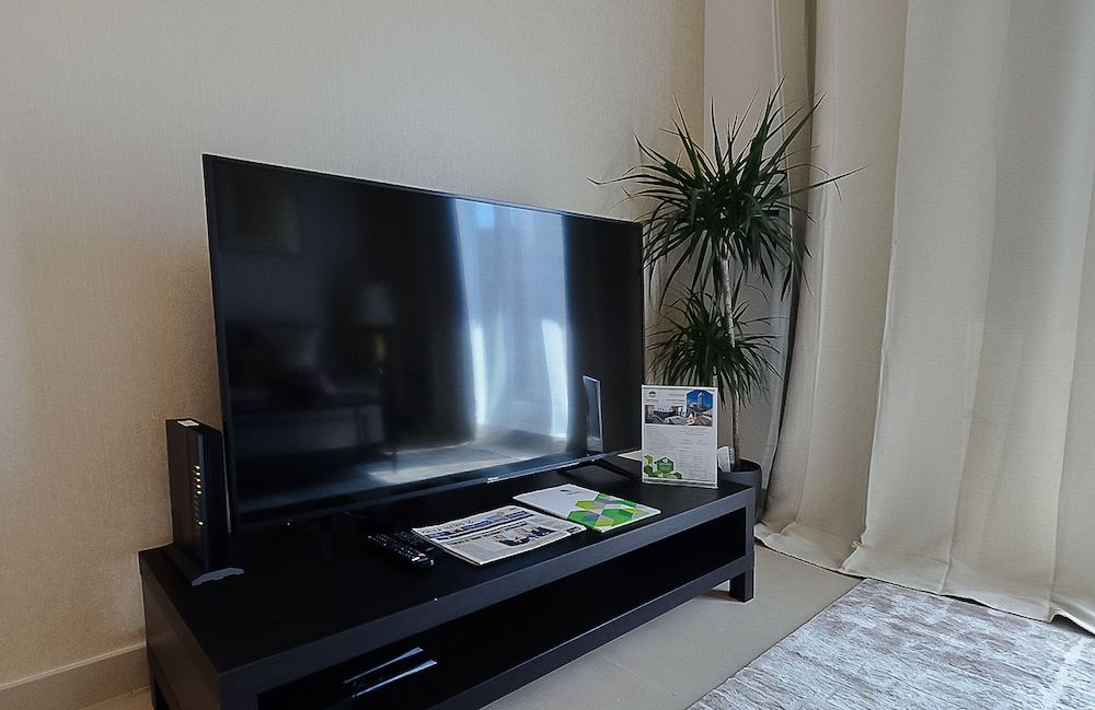 Sophisticated One Bedroom with full Marina View Luxury Apartment 11