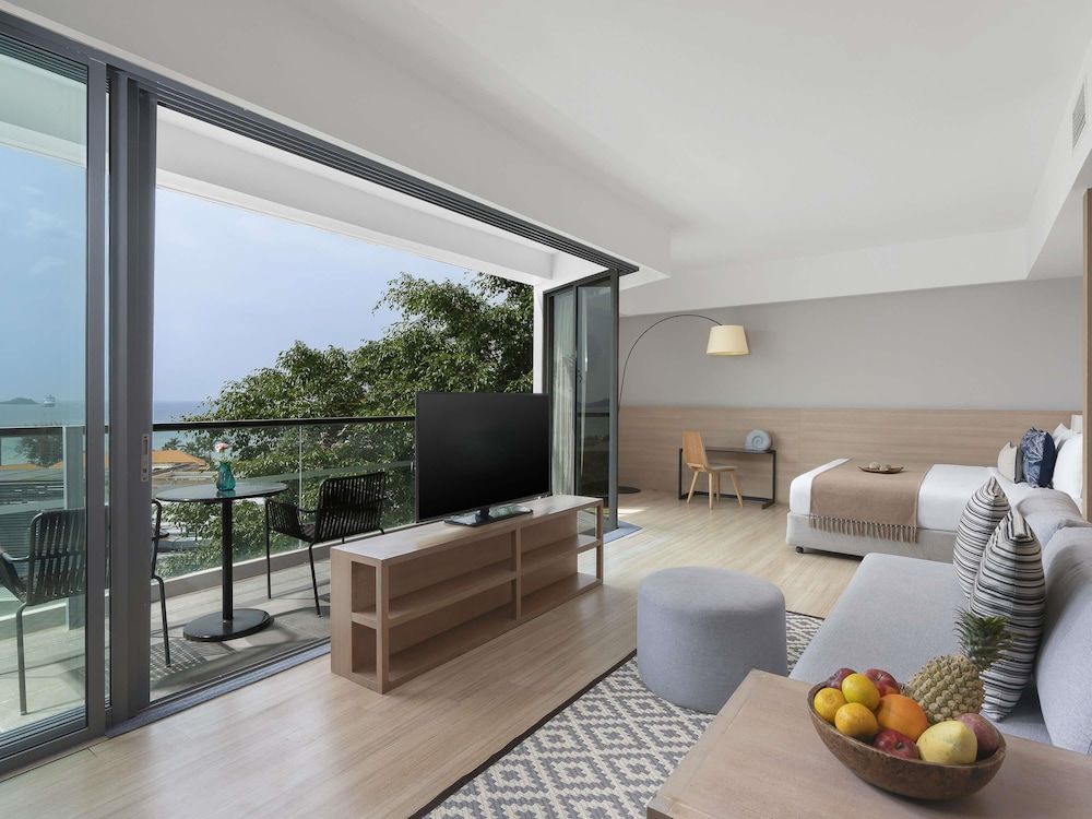 Junior Suite, 1 King Bed, Balcony