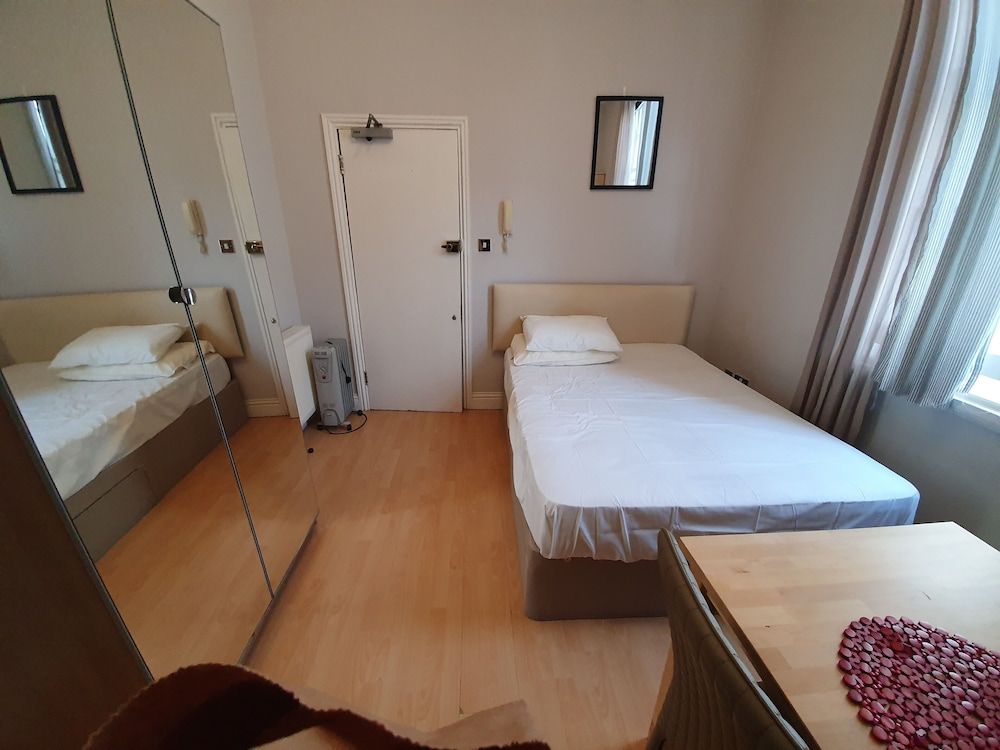 Studio Apartment in South Kensington 3 Studio 28