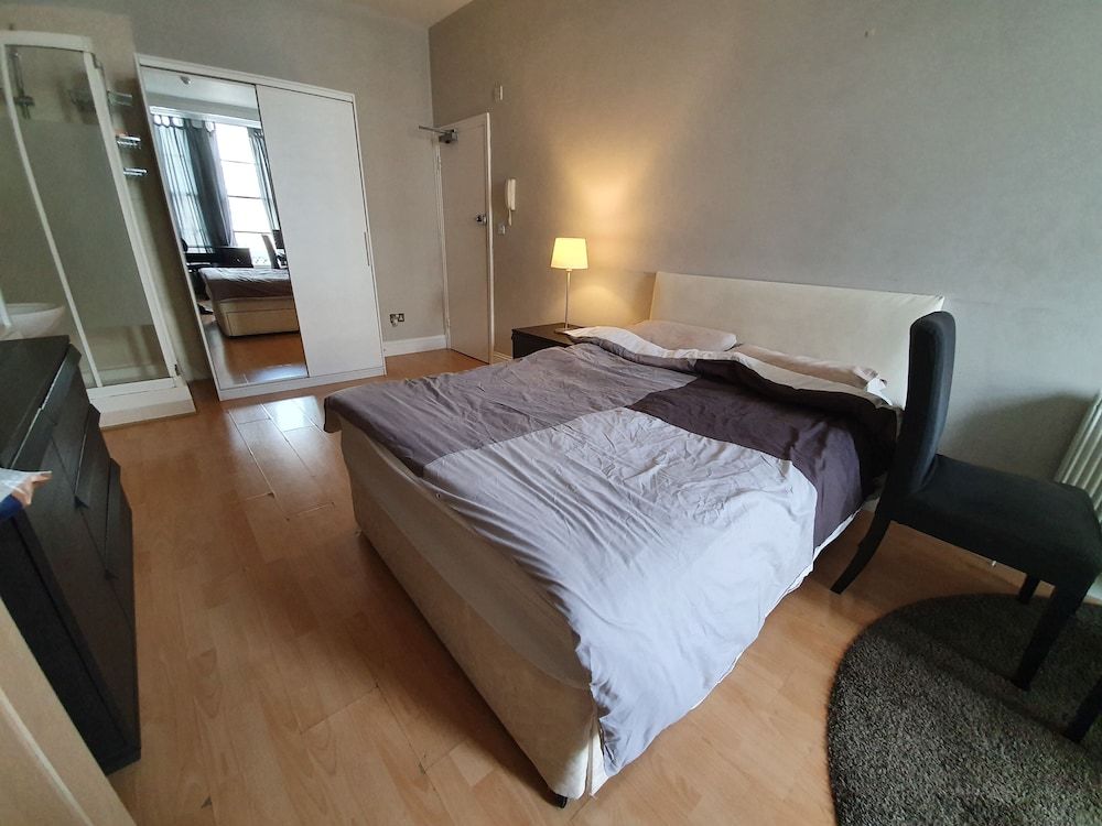 Studio Apartment in South Kensington 3 Studio 14