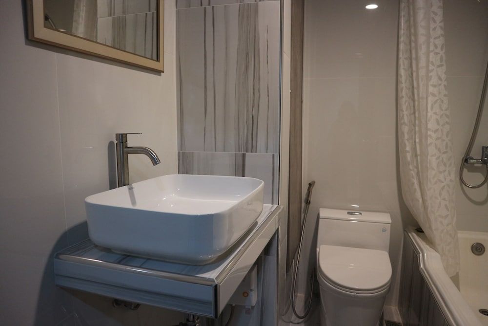 Crown   Bts   Nana  Hotel Superior Double Room 10