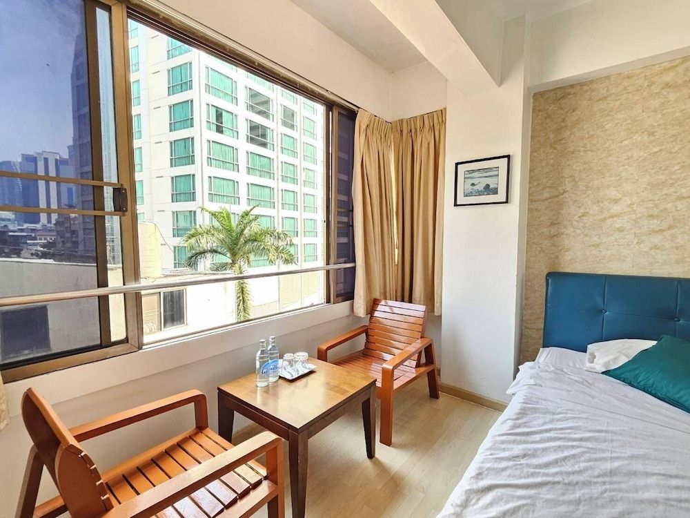 Crown   Bts   Nana  Hotel Superior Double Room 6