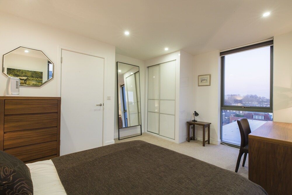 undefined JOIVY Trendy Islington Flat for 2 with Patio 6