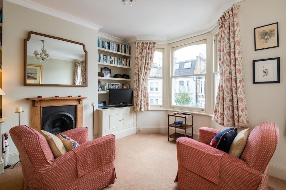 undefined Traditional Fulham Home Close to the River Thames by Underthedoormat