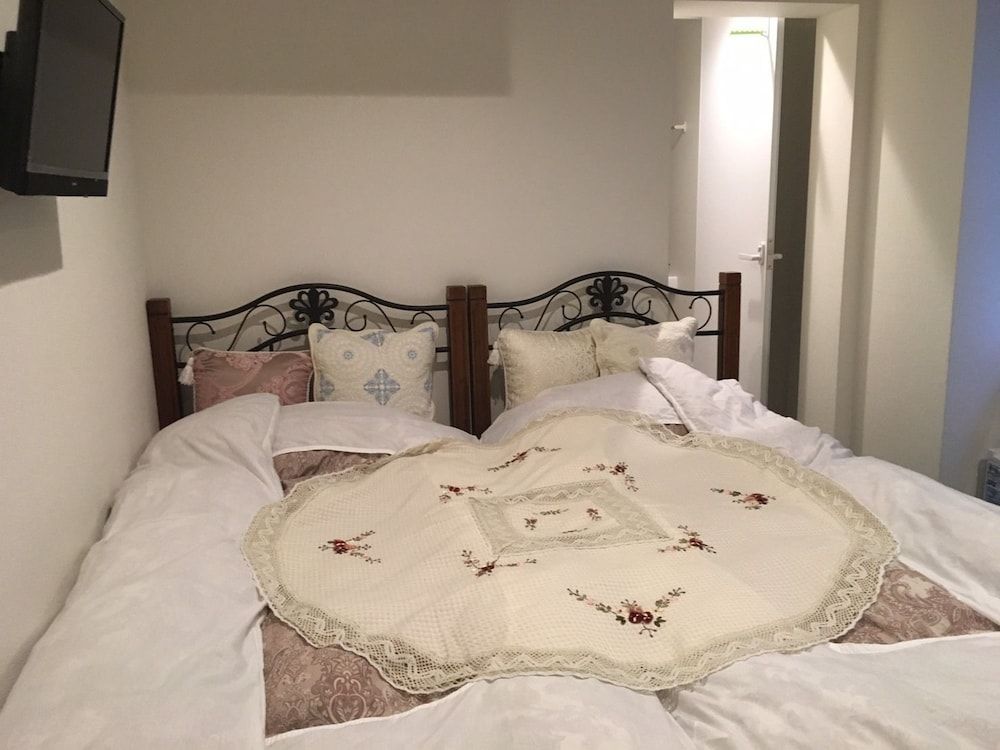 undefined Guest House KAN 8