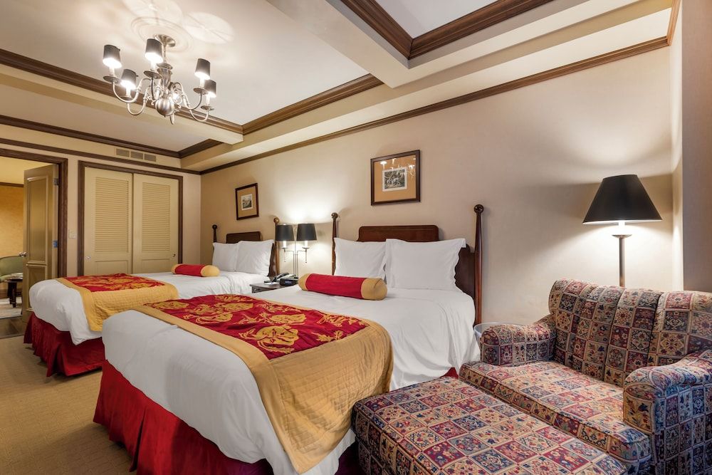 2 Queen Beds 1-Bedroom, Suite