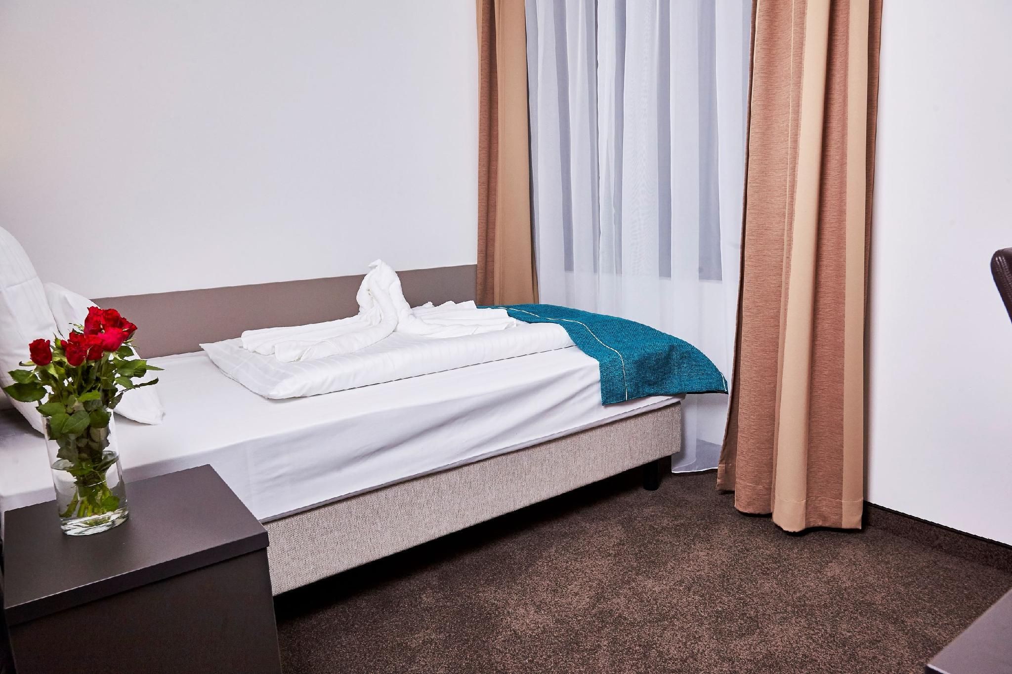 undefined Soaltee Westend Frankfurt Messe 7