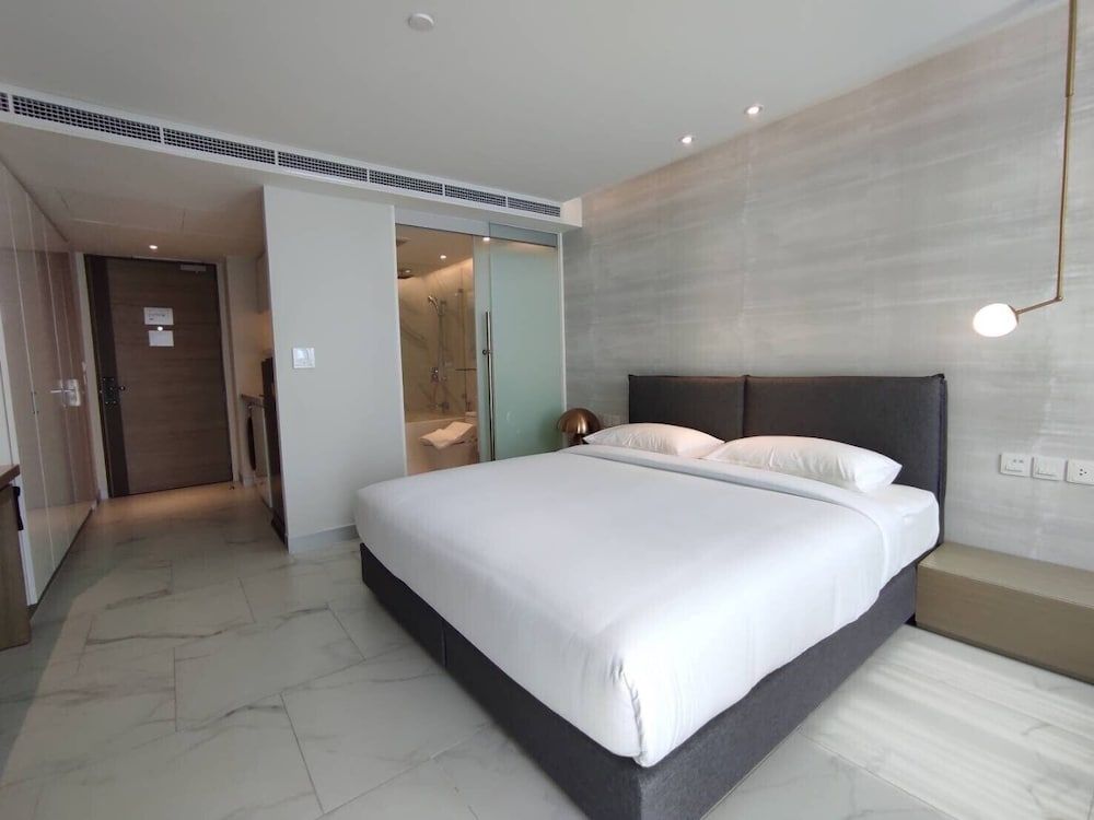 undefined ashley hotel bkk 8