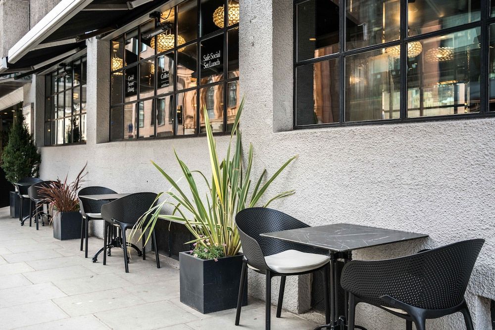 undefined NEW Sleek & Modern Studio in the Heart of Chelsea 6