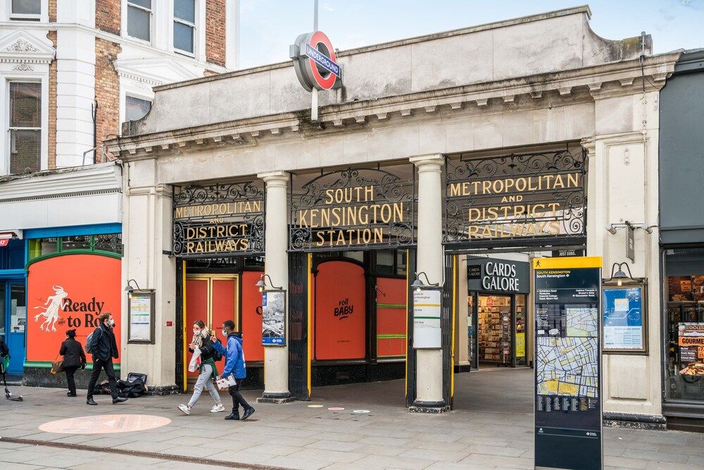 undefined NEW Sleek & Modern Studio in the Heart of Chelsea 2