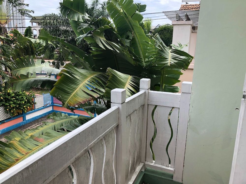 Pattaya Pool Villa TLH 3-Bedroom Villa with Private Pool 12