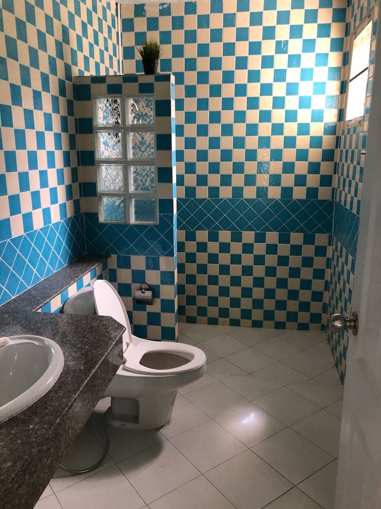 Pattaya Pool Villa TLH 3-Bedroom Villa with Private Pool 13