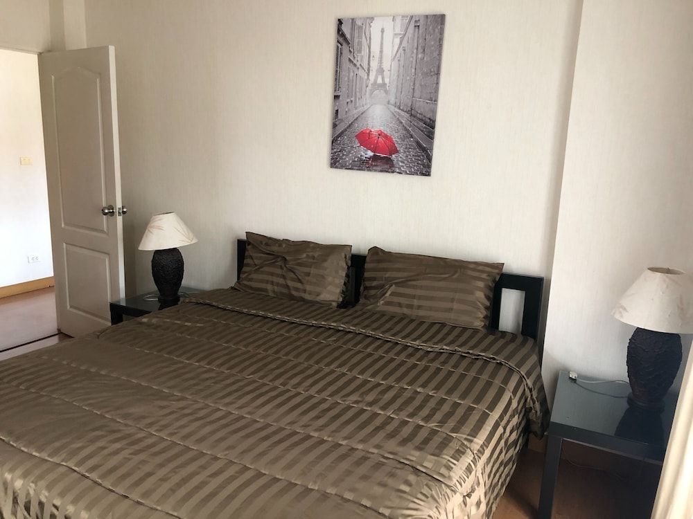 Pattaya Pool Villa TLH 3-Bedroom Villa with Private Pool 6