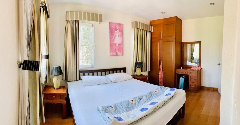 Pattaya Pool Villa TLH 3-Bedroom Villa with Private Pool 7