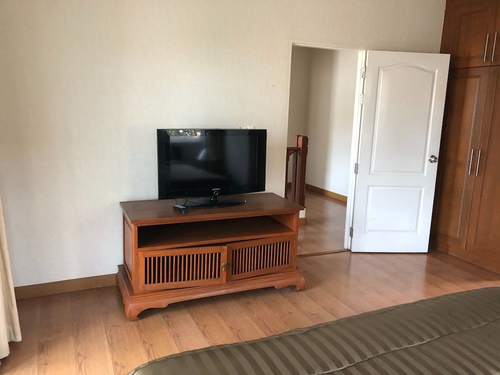 Pattaya Pool Villa TLH 3-Bedroom Villa with Private Pool 20