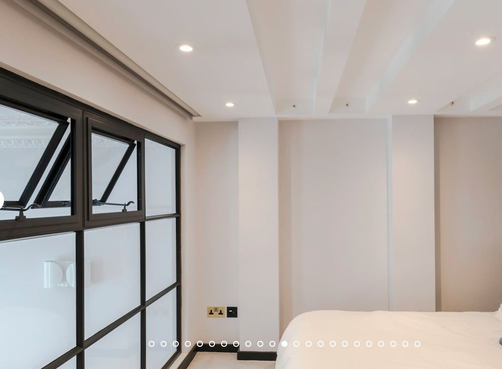 undefined The Bengal Tiger: 2 bd apt rich with character 4