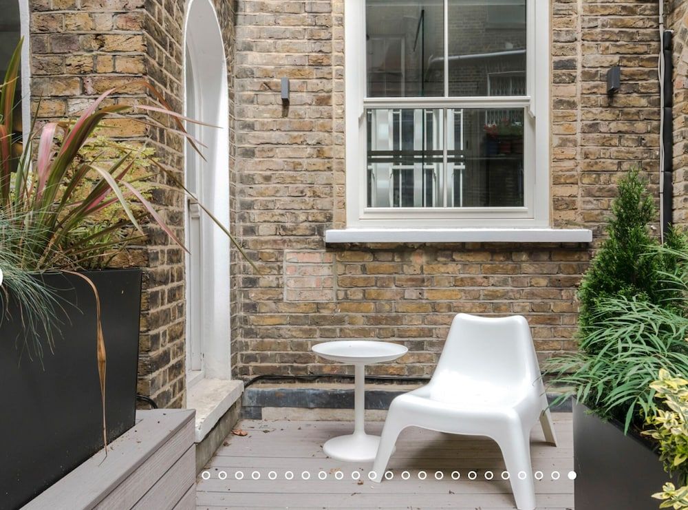 The Bengal Tiger: 2 bd apt rich with character Design Apartment 8