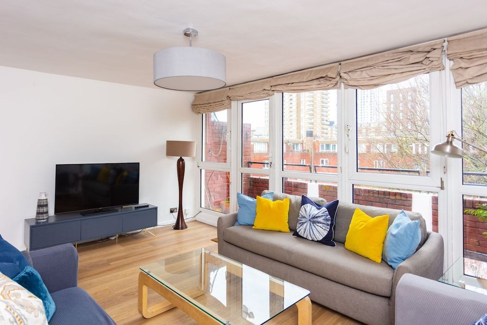 Spacious Central 3 Bedroom Apartment in Old Street Basic Apartment, Multiple Beds 27