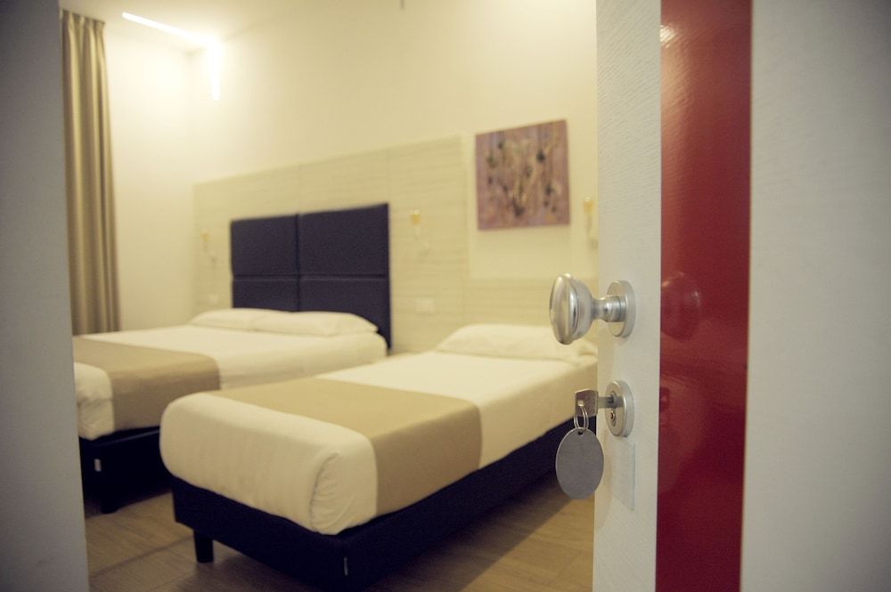 undefined Hotel Fioralba 8