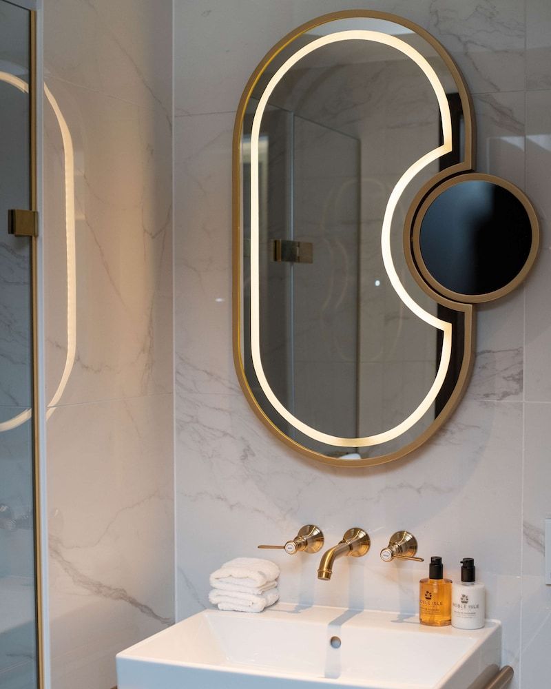 undefined The Guardsman Hotel and Residences 4