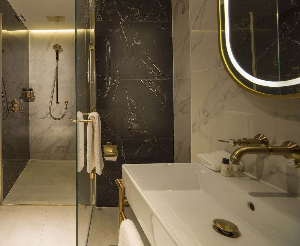 undefined The Guardsman Hotel and Residences 10