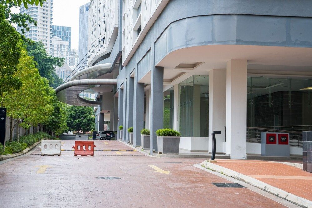 undefined OYO Home 89449 Fancy 2 Bedroom Crest Residence 3