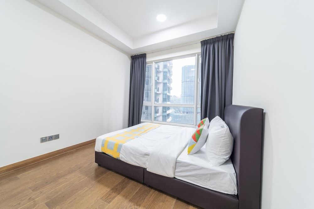 OYO Home 89449 Fancy 2 Bedroom Crest Residence Classic Room 5