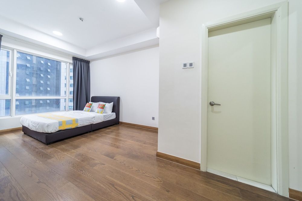 OYO Home 89449 Fancy 2 Bedroom Crest Residence Classic Room 10