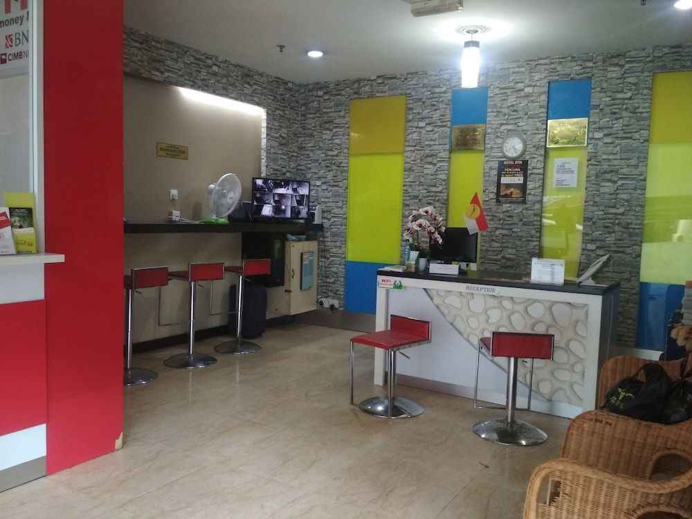 undefined OYO 89903 MS City Hotel 6