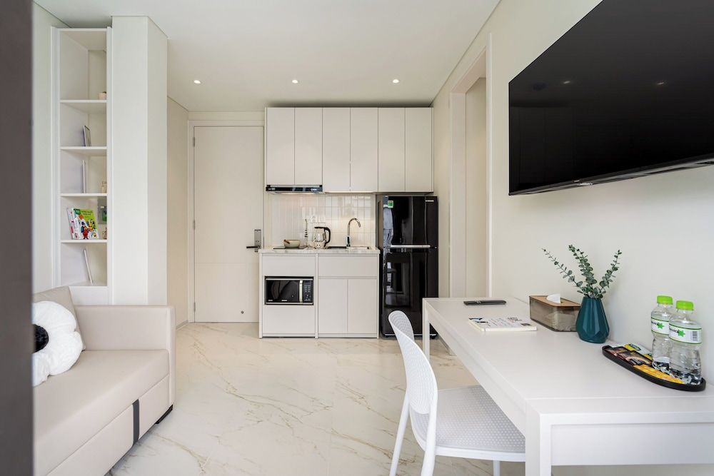 undefined The Royal Hotel & Apartment 7