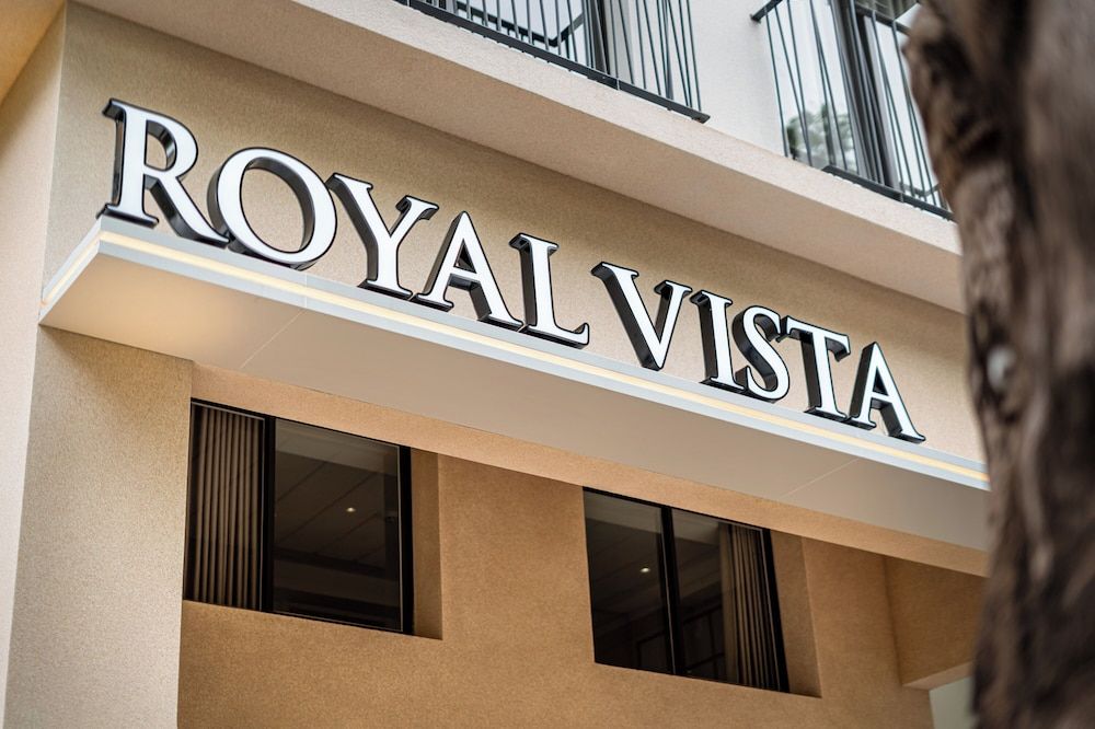 undefined The Royal Hotel & Apartment 6