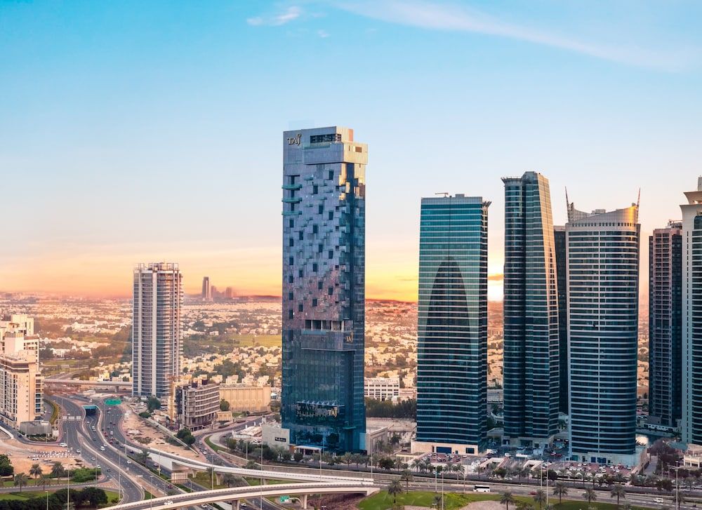 Taj Jumeirah Lakes Towers Superior Room, 1 King Bed 7