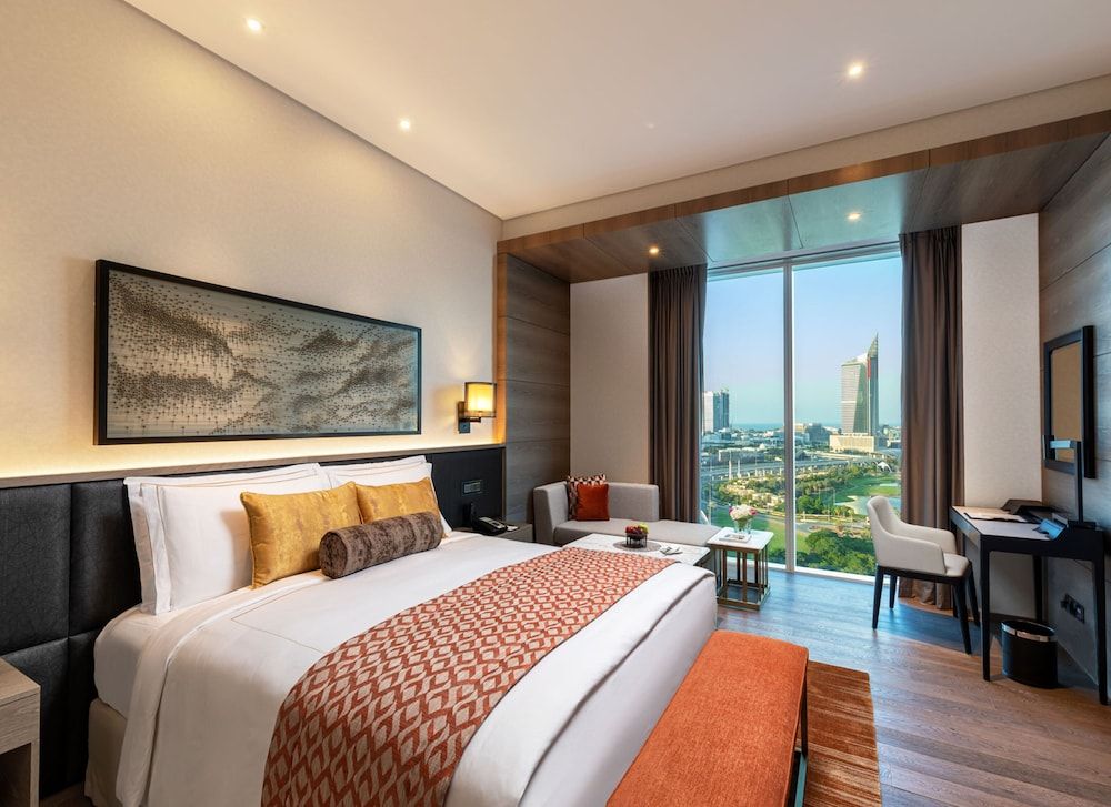 Taj Jumeirah Lakes Towers Superior Room, 1 King Bed