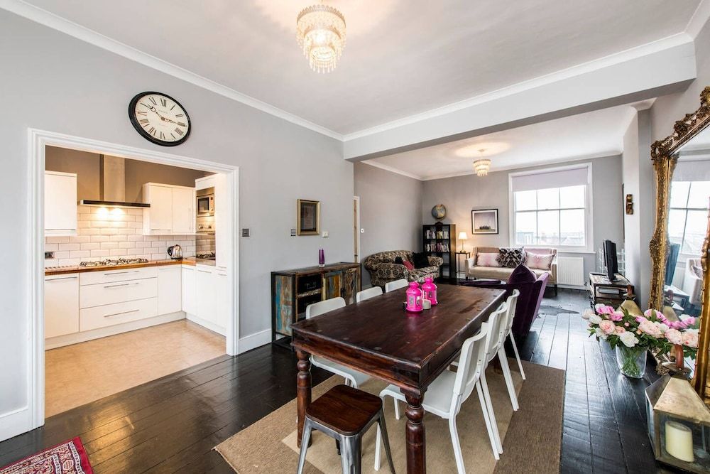 undefined Bright, Stylish 3bed Flat in West Hampstead 8