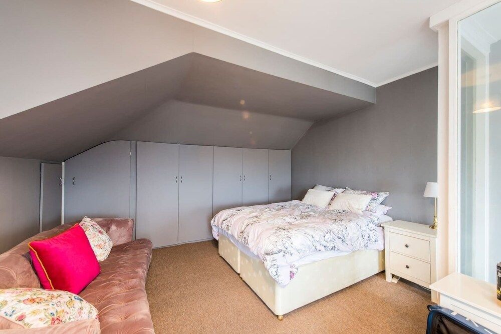 undefined Bright, Stylish 3bed Flat in West Hampstead 9