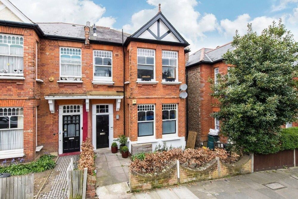 undefined Bright, Stylish 3bed Flat in West Hampstead 2