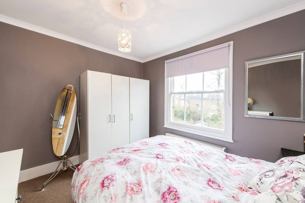 undefined Bright, Stylish 3bed Flat in West Hampstead 5