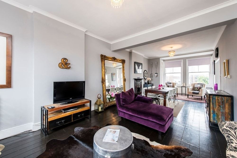 Bright, Stylish 3bed Flat in West Hampstead Apartment (3 Bedrooms)
