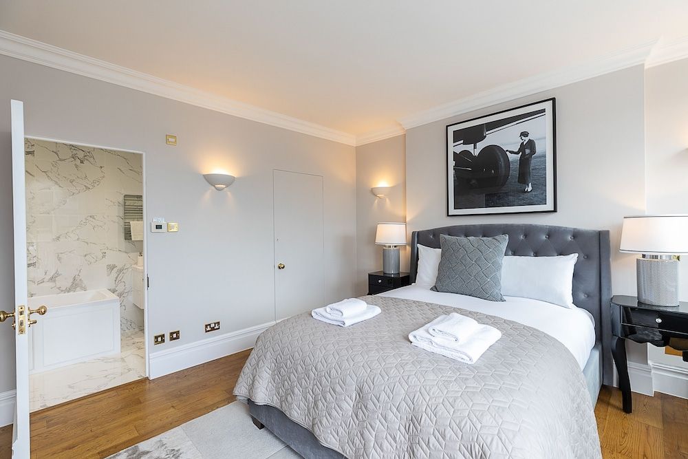 JOIVY Stylish Flat near Mayfair & Piccadilly Circus Apartment (2 Bedrooms) 4
