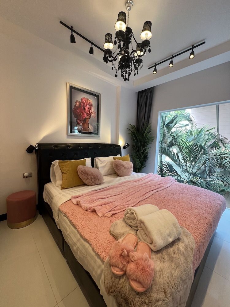 undefined Art Pool Villa 9