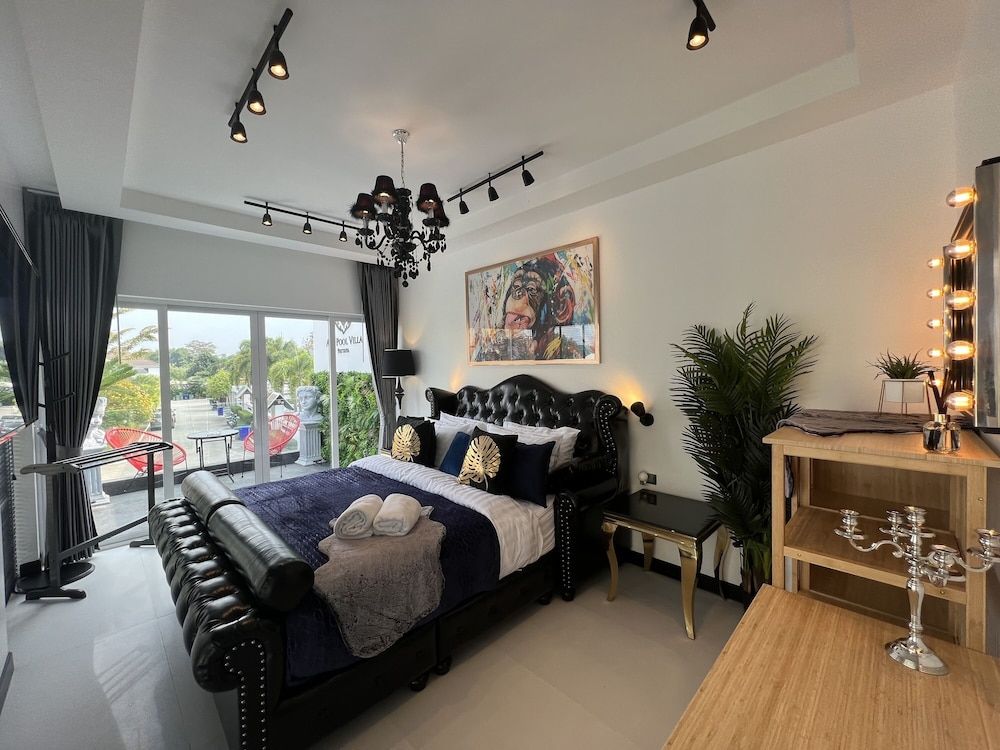 undefined Art Pool Villa 10